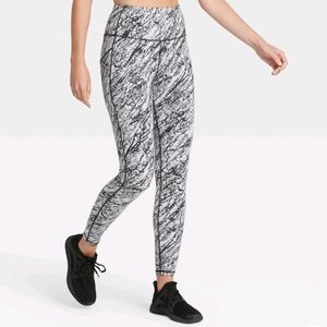 All in Motion Marble High-waisted Leggings